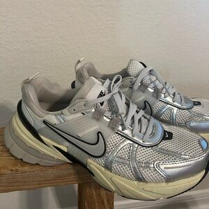Nike V2K Running Sneakers